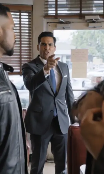 "Can You Pretend To Be My Husband?" I Begged The Strangers In The Diner. I Didn't Expect The Biggest One To Stand Up.