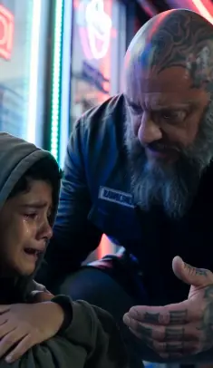 THE CRYING BOY SAID HE WAS GOOD - THEN THE BIKER READ THE FOUR WORDS ON HIS RECEIPT