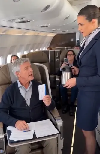 Flight Attendant Poured Coffee on Elderly Man —Then Froze When He Said “I Own This Airline”