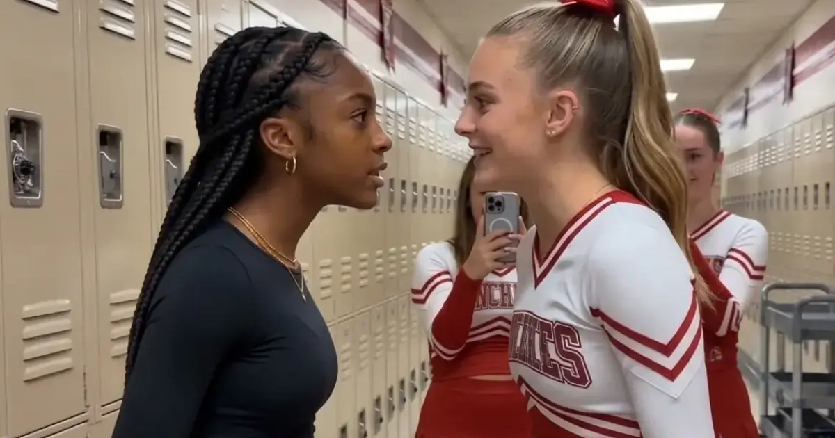 They Humiliated Her Beside the Locker Room—Then the Girl They Thought Would Stay Down Got Back Up