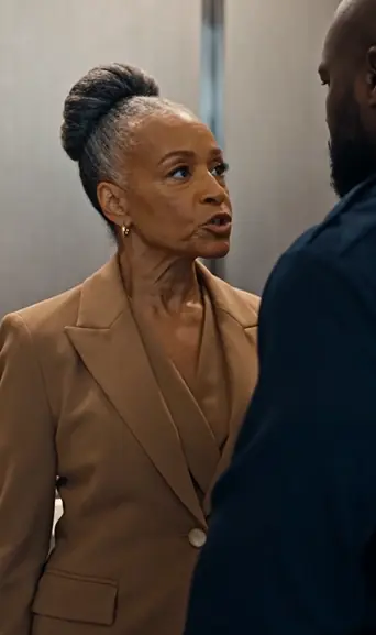 Security Guard Blocked an Elderly Woman From the Executive Elevator—Then He Regret His Arrogance