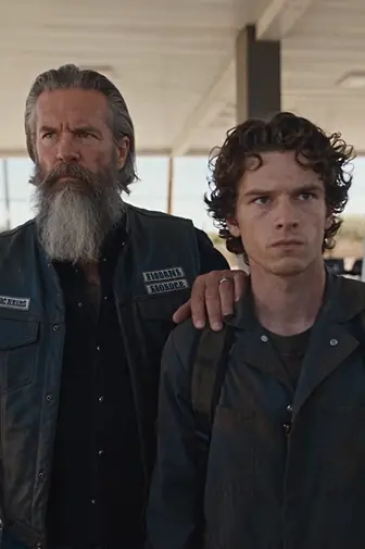BOY SAVES BIKER FROM 6 TEENS — THE NEXT DAY, 1000 BIKERS APPEARED IN FRONT OF HIS DOOR