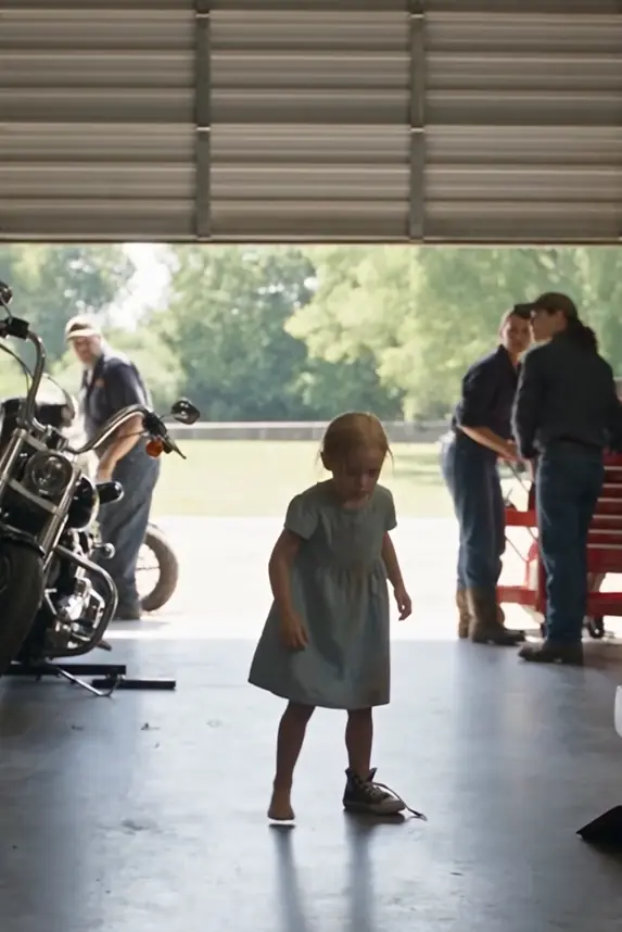 Seven-year-old Avery limped into the biker garage wearing only one shoe, looked at the unfamiliar faces inside, and softly spoke six words that would soon bring Fairview Falls to a standstill