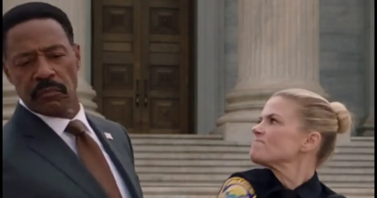 Female Cop Slapped a Man Outside a Federal Courthouse — Then the Live Broadcast Refused to Cut Away